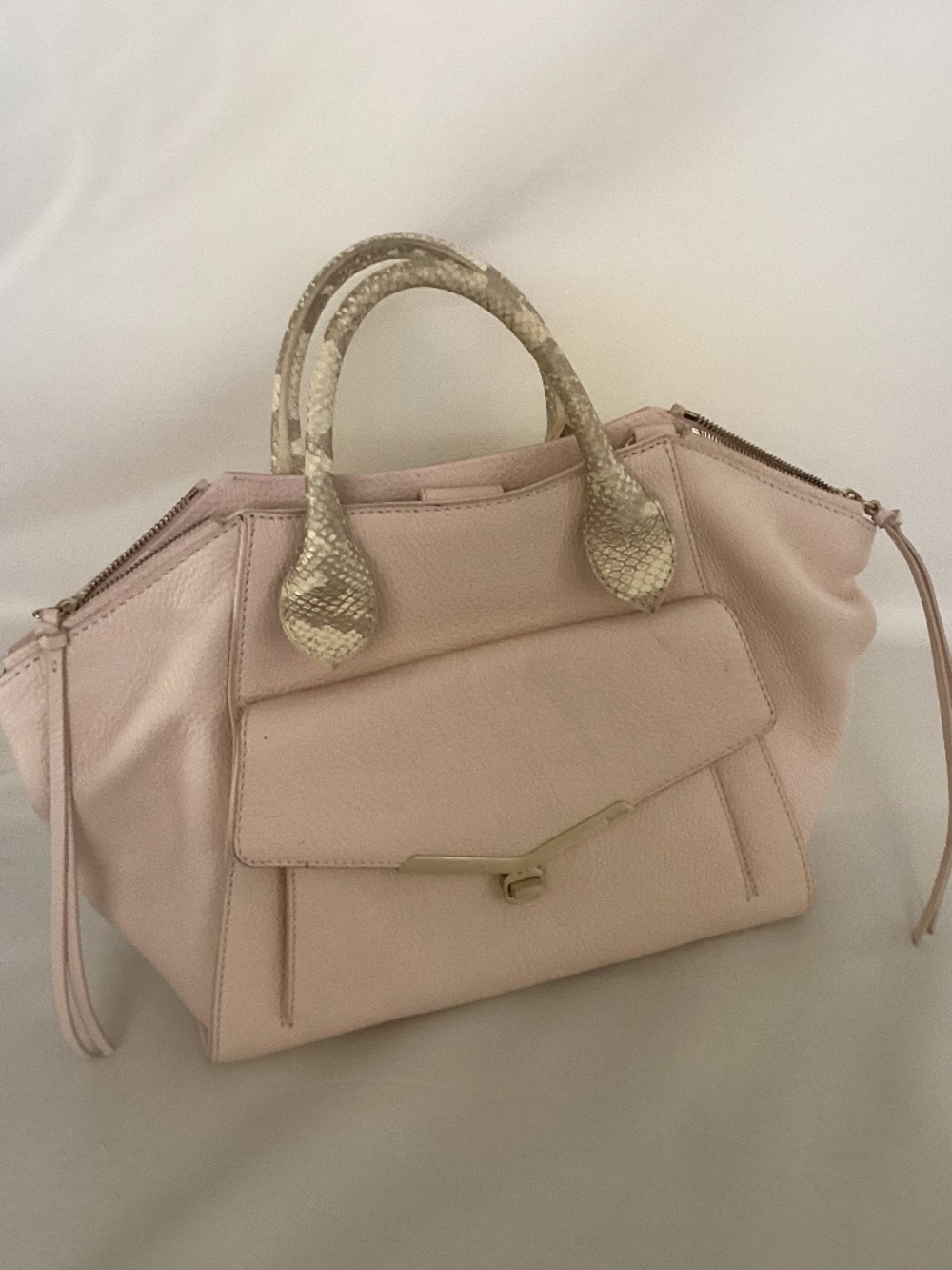 Bolkier angular satchel